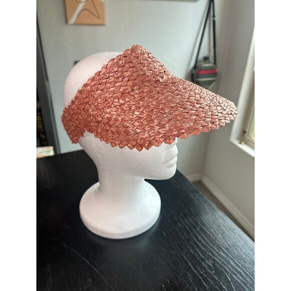 Hemlock Capri Visor in Rose - Picture 6 of 9